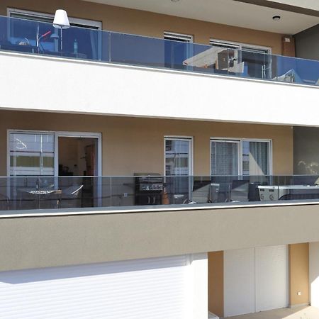 Apartment Relex With Pool & Jacuzzi Privlaka  Eksteriør bilde
