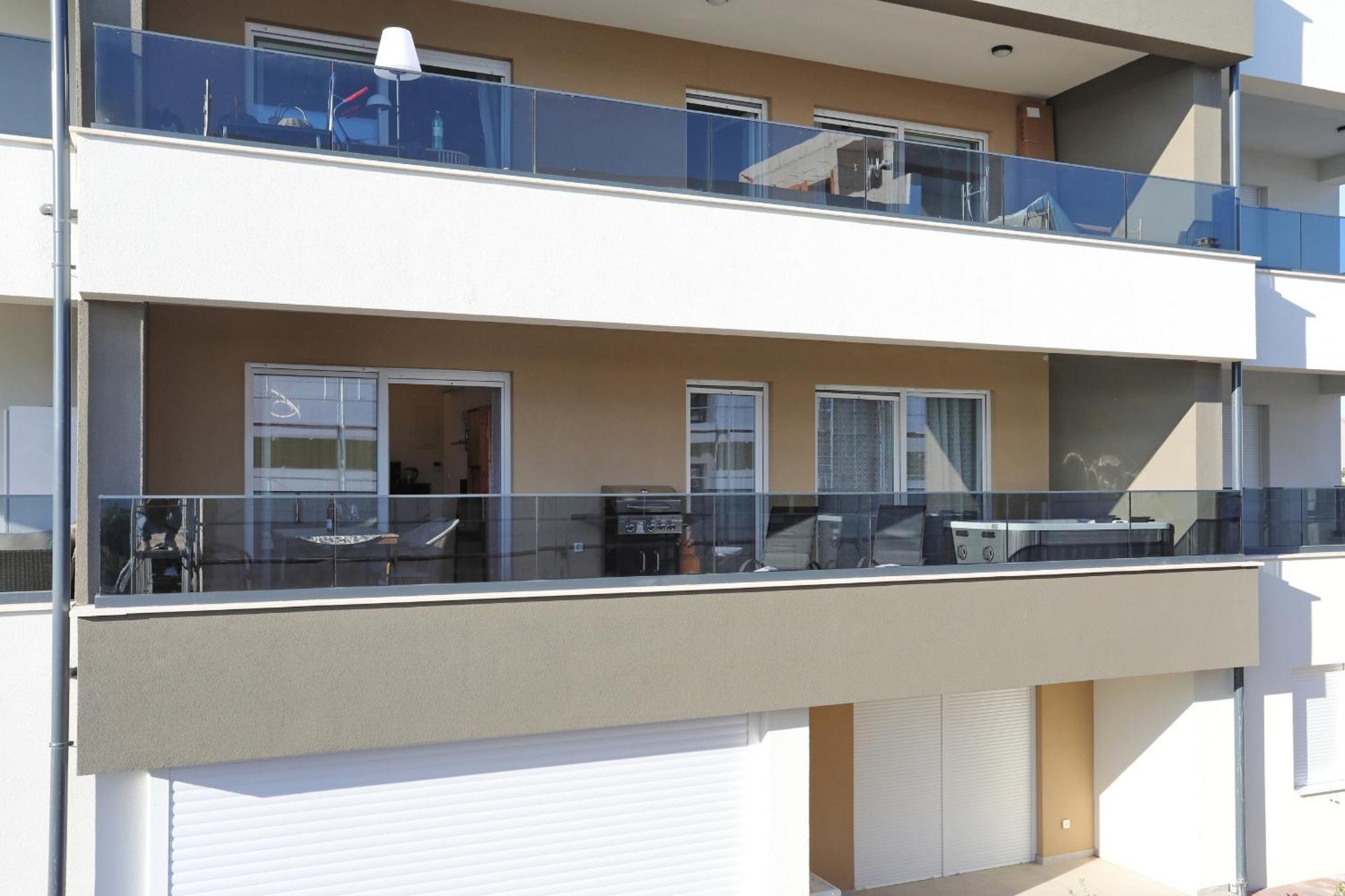 Apartment Relex With Pool & Jacuzzi Privlaka  Eksteriør bilde
