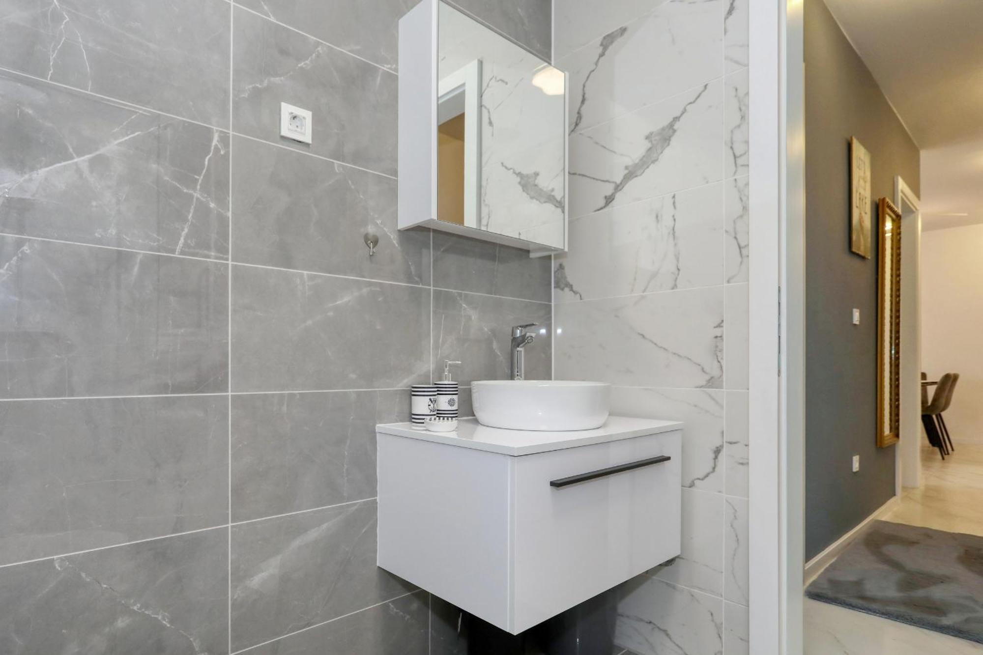 Apartment Relex With Pool & Jacuzzi Privlaka  Eksteriør bilde