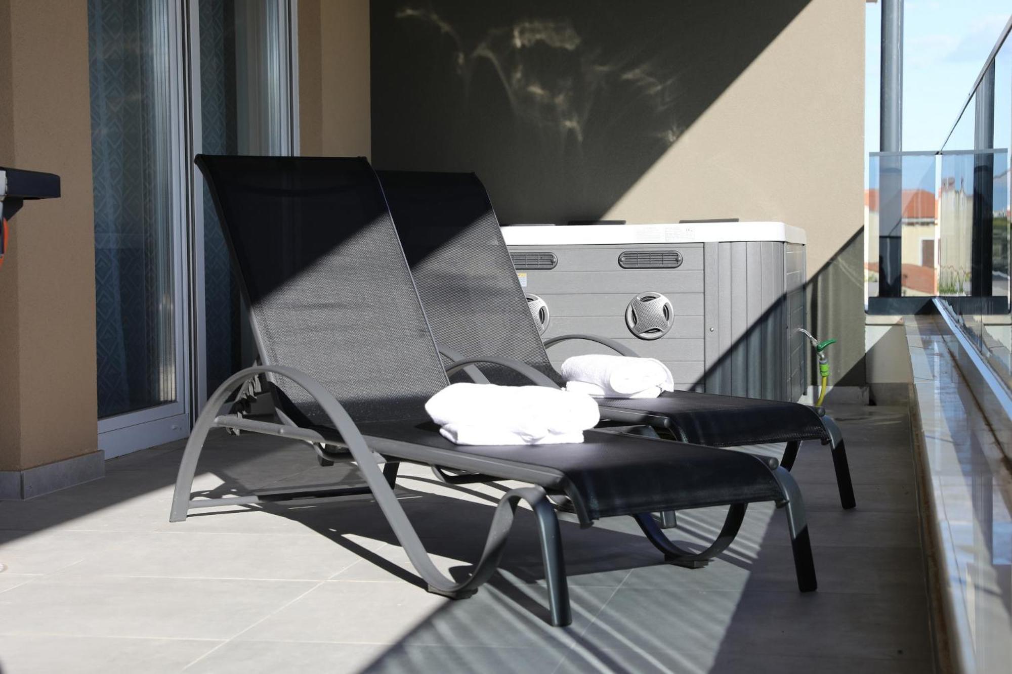 Apartment Relex With Pool & Jacuzzi Privlaka  Eksteriør bilde