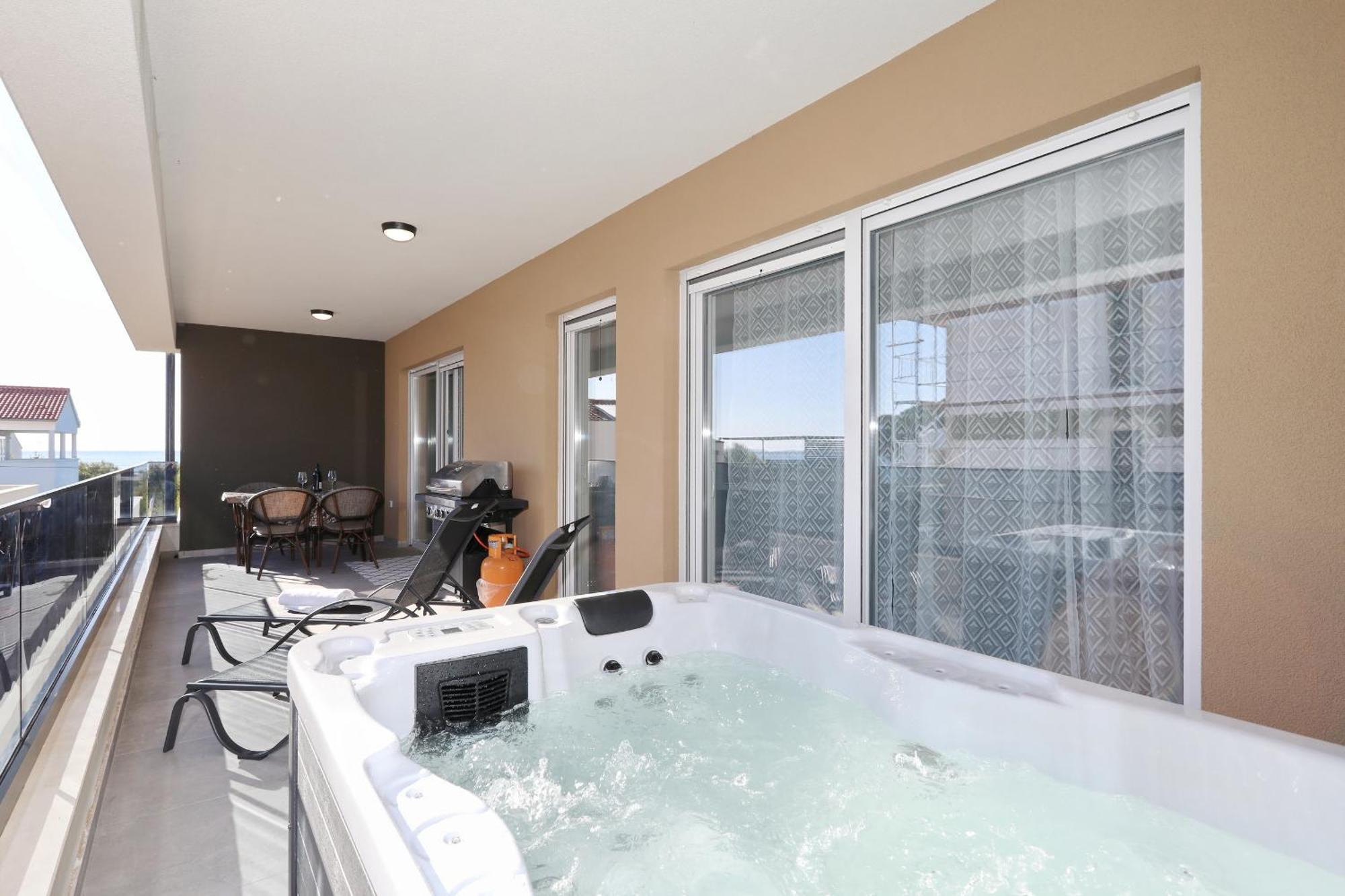 Apartment Relex With Pool & Jacuzzi Privlaka  Eksteriør bilde