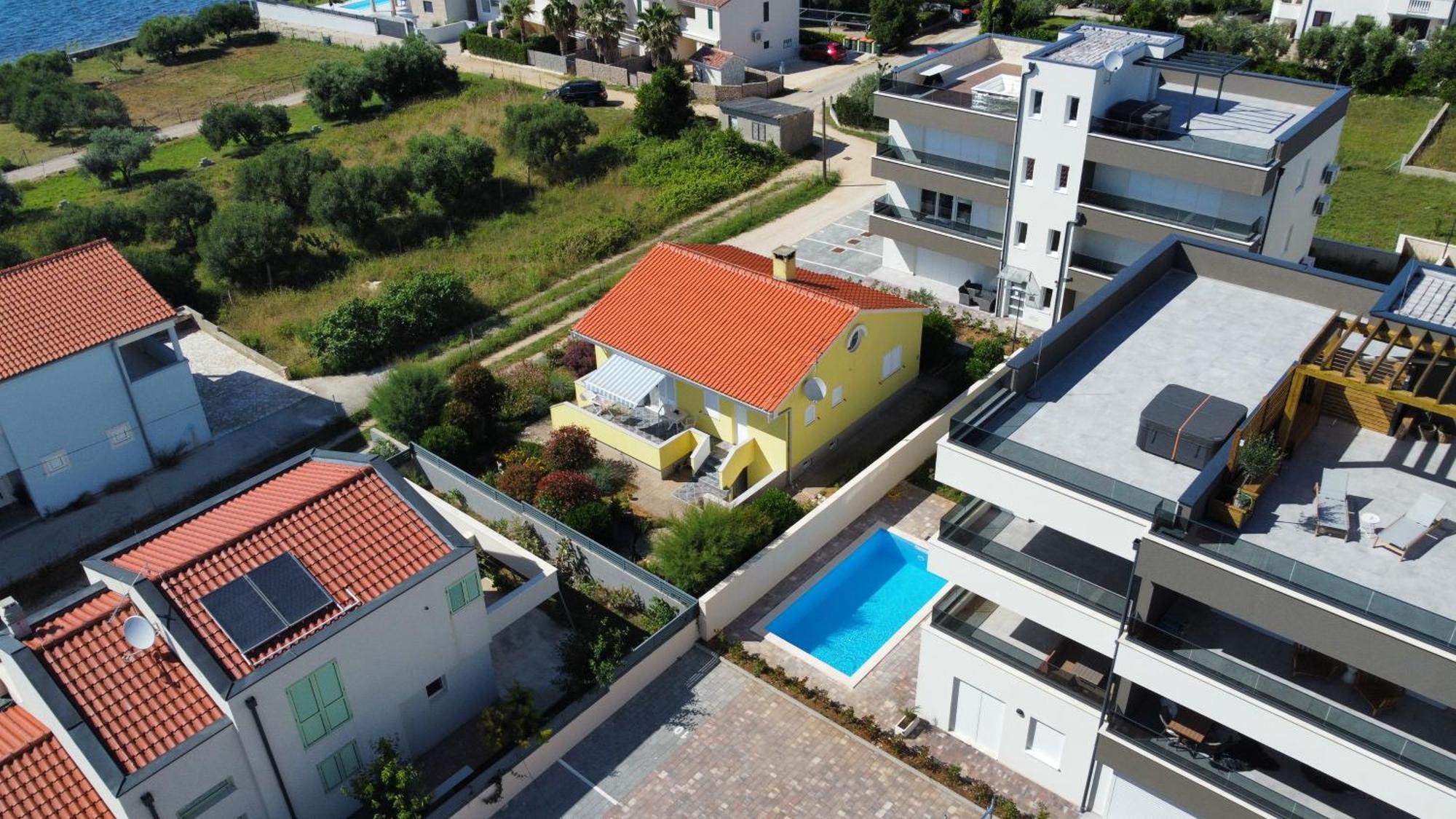 Apartment Relex With Pool & Jacuzzi Privlaka  Eksteriør bilde